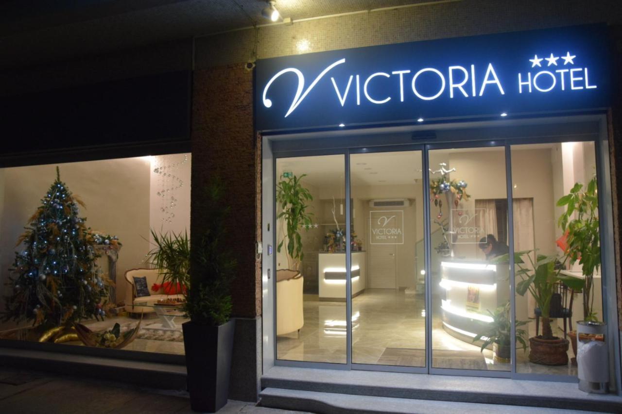 Hotel Victoria Cuneo Exteriör bild